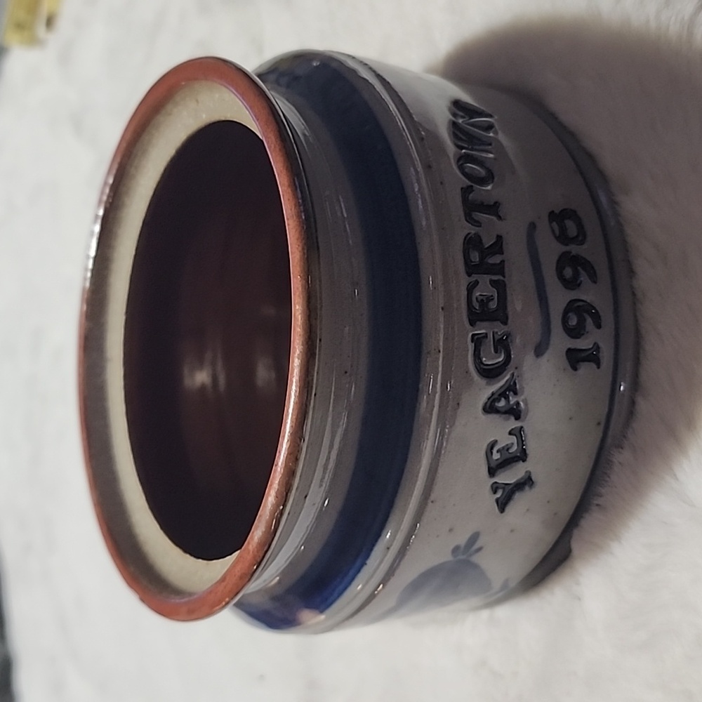 ESSIG VINTAGE  SALT GLAZED  POTTERY.  YEAGERTOWN  1998.